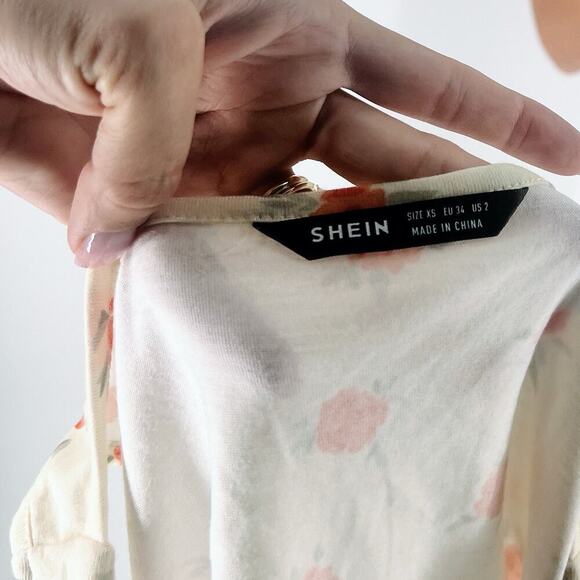 Romantic Floral Boho Ruched Cream Top Size XS - Picture 3 of 3